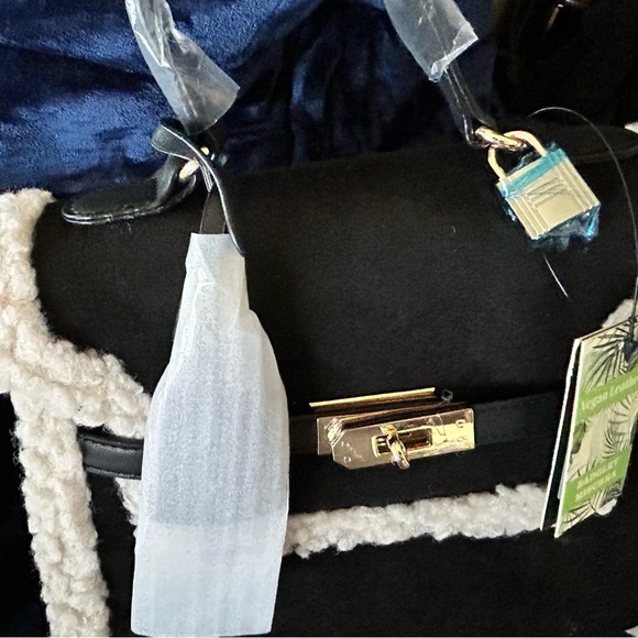 Badgley Mischka
Suede/shearling trim crossbody satchel - Picture 4 of 7